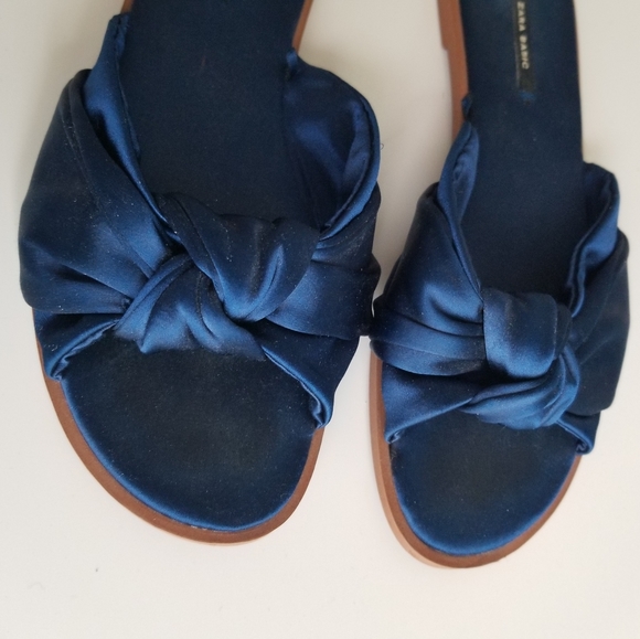SOLD Zara Satin Knot Slides - Picture 4 of 6